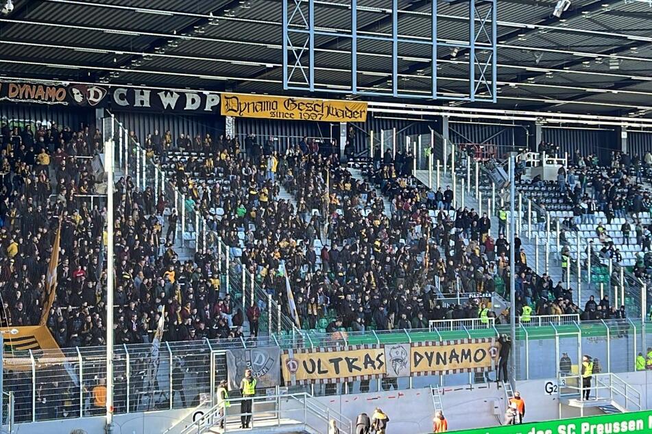 Ein Großteil der Dynamo-Fans ist bereits da.