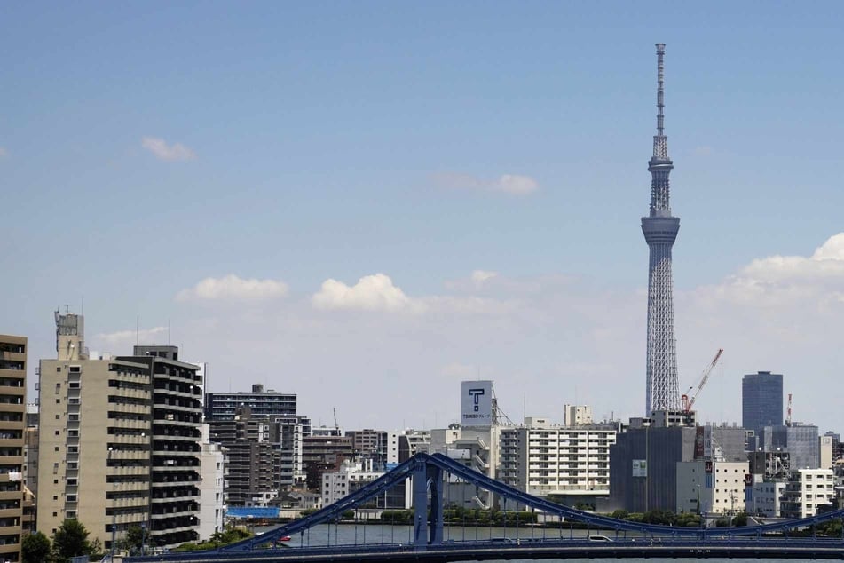 Steckengeblieben: Besucher des höchsten Fernsehturms der Welt erleben Alptraum
