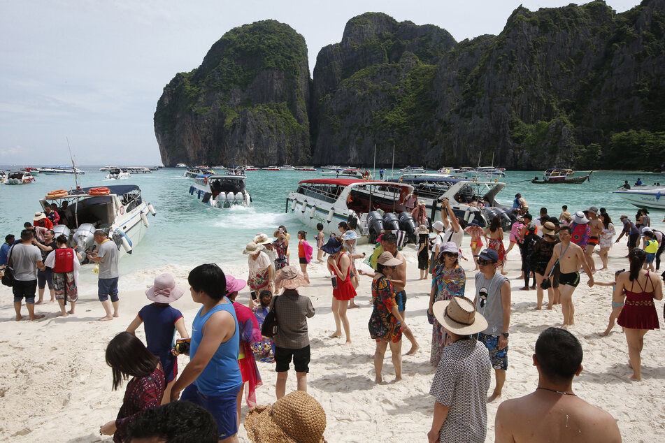 Die thailändische Provinz Krabi, hier der berühmte Maya-Bay-Strand, könnte 2024 sehr gefragt sein.