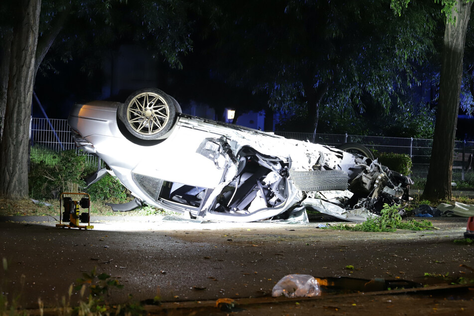 Im südhessischen Nauheim kam es am gestrigen Mittwoch gegen 23.30 Uhr zu einem schweren Verkehrsunfall mit vier Verletzten.