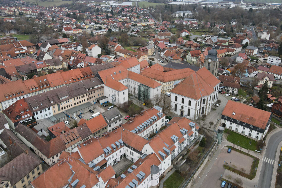 Der Landkreis Hildburghausen ist eine Corona-Problemregion. Dort gibt es die niedrigste Impfquote im Freistaat hat der Landkreis einen weiteren kritischen Schwellenwert gerissen. (Archivbild)