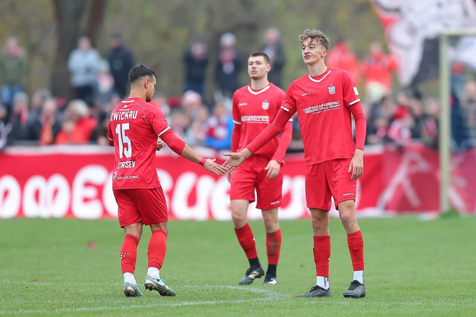 Lange Gesichter beim FSV beim Spiel gegen Empor Glauchau.