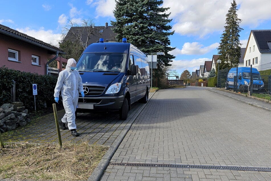 Beamte der Kriminaltechnik waren auch am gestrigen Montagnachmittag noch vor Ort.