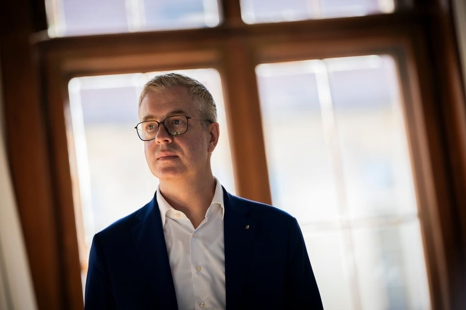 Stefan Evers (46, CDU) stand zuletzt wegen eines Wahlplakats mit dem Spruch "Ich bin konservativ. Und das ist gut so." an der CDU-Parteizentrale in Berlin in der Kritik.