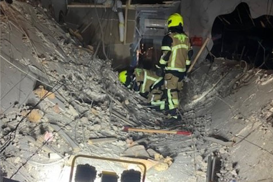 Schock in Oberhausen: Ladenlokal-Decke stürzt ein und hinterlässt Trümmerfeld