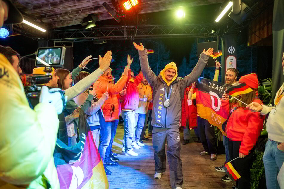 Axel Jungk (34) genoss die Party im Deutschen Haus. Nach Silber im Einzel und mit dem Team hatte er sich die auch verdient.