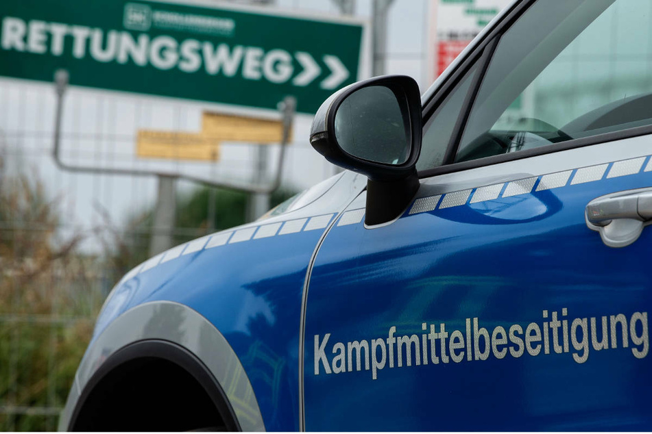 Nachdem die Mutter des Jungen den Zünder zur Polizei gebracht hatte, wurden die Polizeistation und das benachbarte Rathaus vorsichtshalber evakuiert. (Symbolbild)