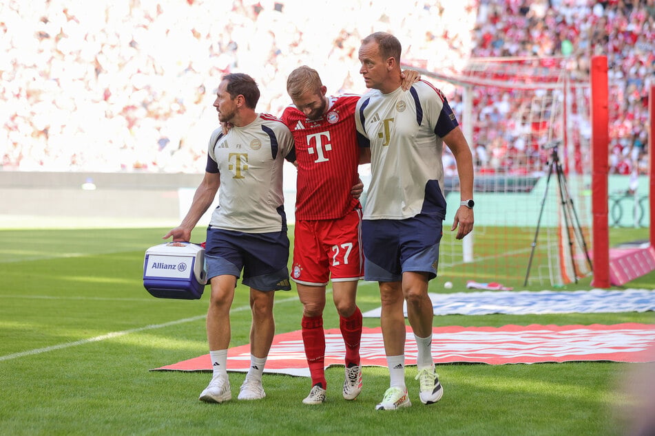 Bayern Münchens Konrad Laimer musste verletzungsbedingt schon früh ausgewechselt werden.