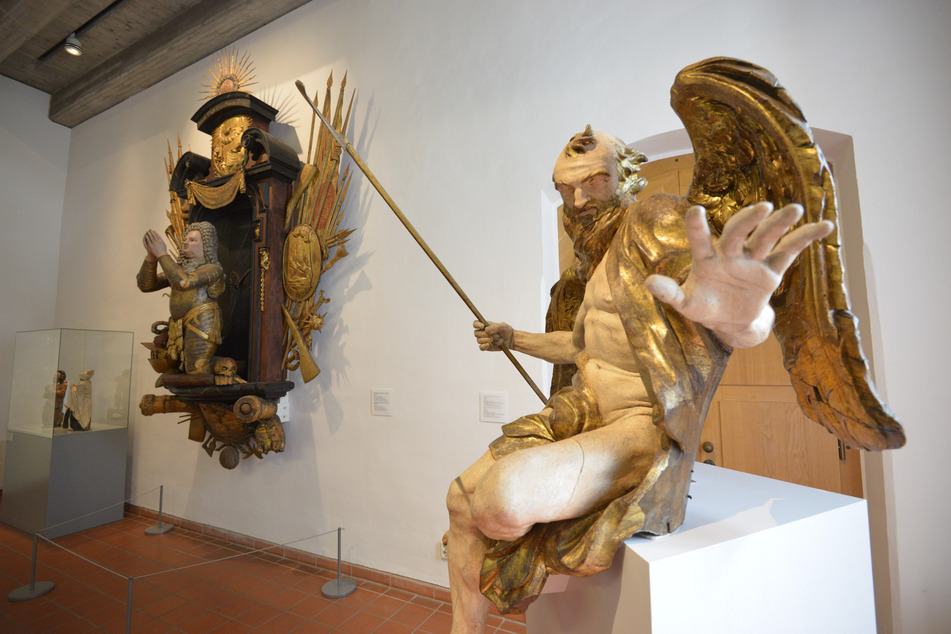 Im Schloßbergmuseum könnt Ihr eine einzigartige Schau gotischer Skulpturen bewundern.