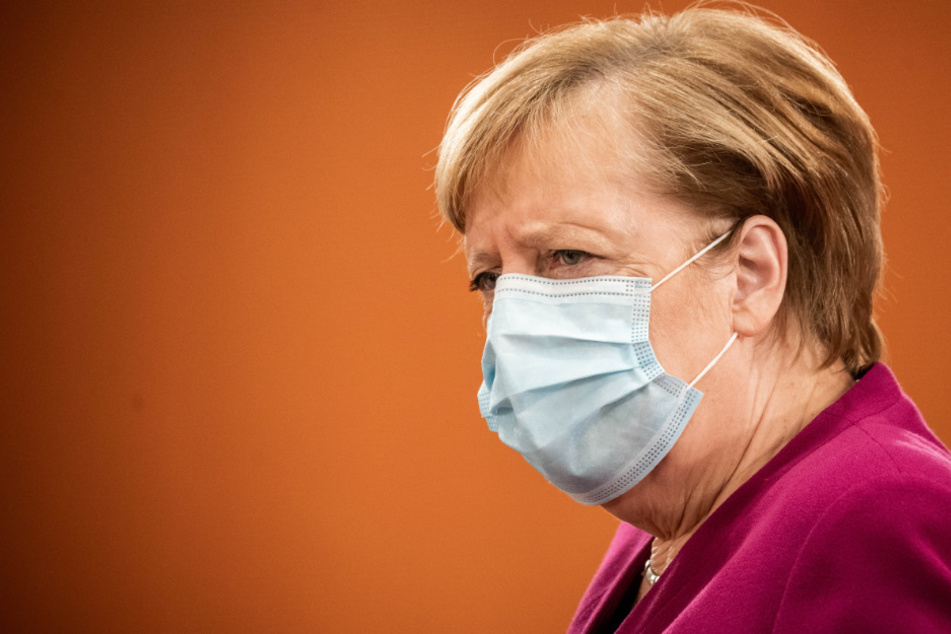 Bundeskanzlerin Angela Merkel (CDU), kommt zur Sitzung des Bundeskabinetts im Kanzleramt.
