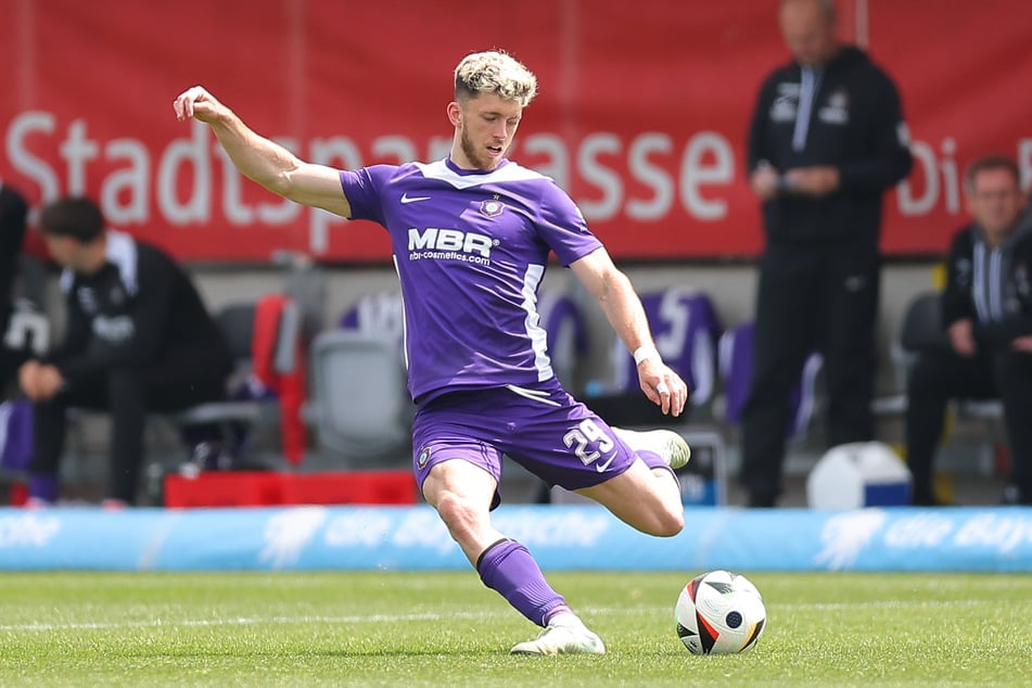 Linus Rosenlöcher (24) tauscht das Veilchen-Trikot gegen das des FC Ingolstadt.