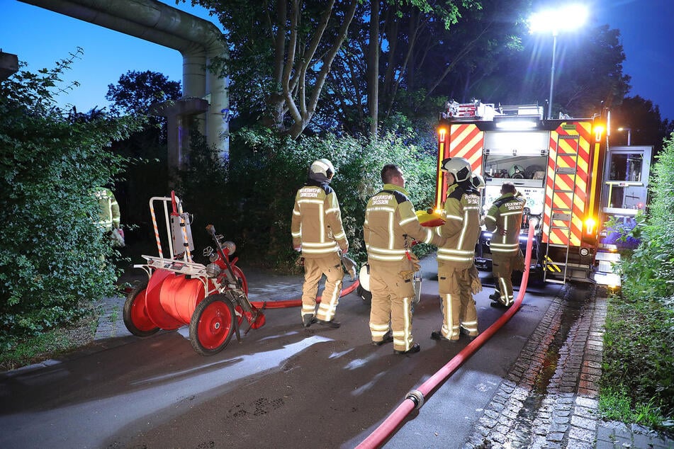 Die Löschwasserversorgung innerhalb der Anlage war schwierig.
