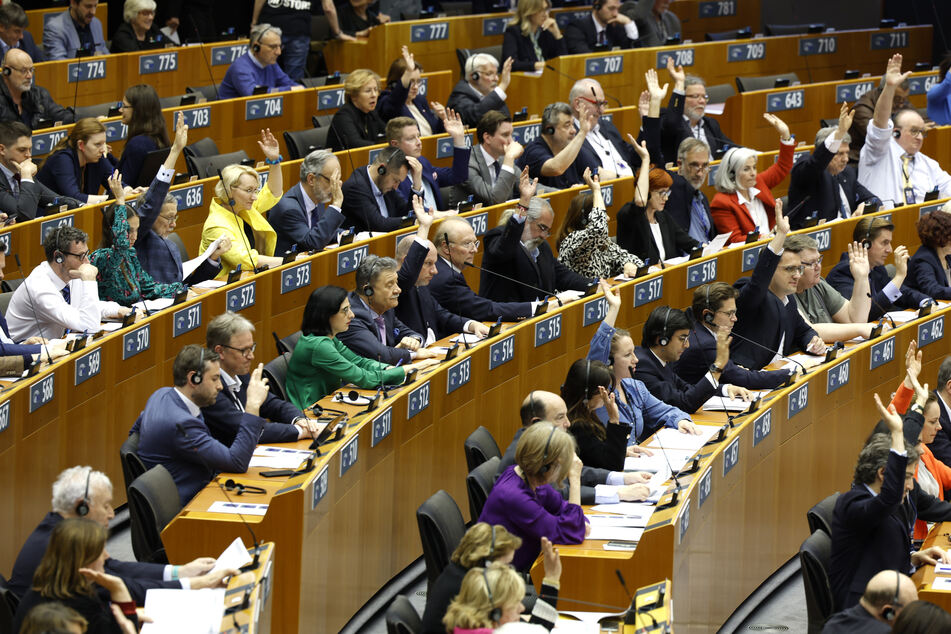 Mitglieder des Europäischen Parlaments stimmten über die Asylreform ab.