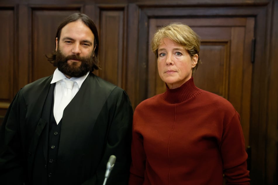 Christina Block (52) mit ihrem Anwalt Ingo Bott (42) am Mittwoch vor dem Hamburger Landgericht.