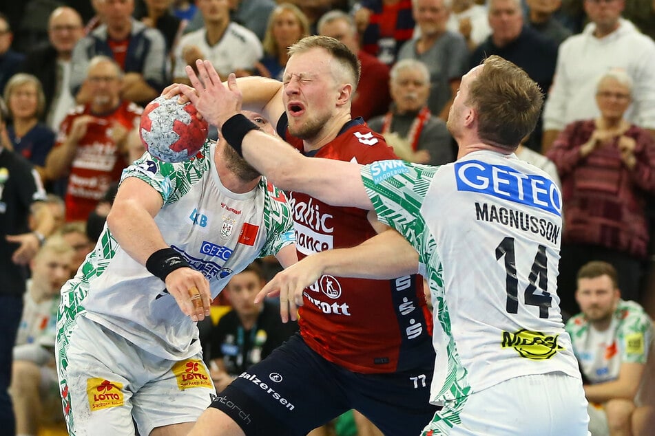 Die Spieler des SC Magdeburg bezwangen Tabellenführer Flensburg-Handewitt.