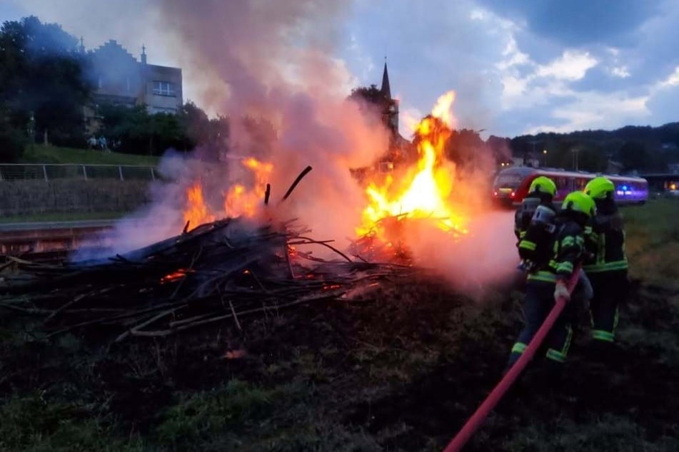 Die Einsatzkräfte konnten das Feuer schnell unter Kontrolle bringen.