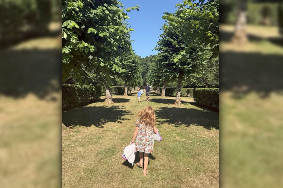 Das Bild scheint Prinz Harry, Prinz Archie (7) und Prinzessin Lilibet (5) auf Althorp zu zeigen.