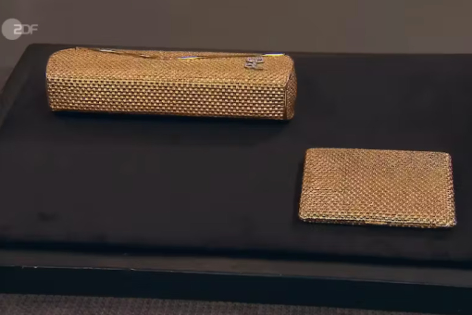Für 22.000 Euro wollte der Verkäufer seine zwei goldenen Objekte nicht verhökern.