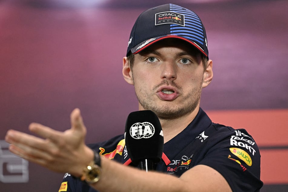 Max Verstappen (26) hatte auf der Pressekonferenz von Aserbaidschan sein Auto als "fucked" bezeichnet und danach eine kuriose Strafe der FIA kassiert.