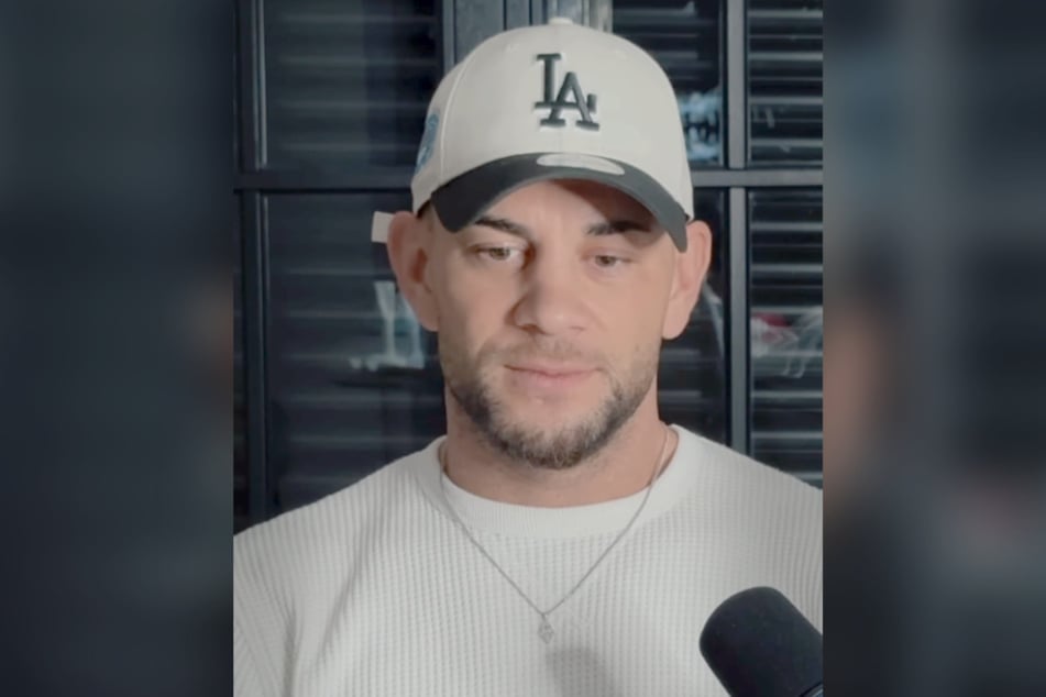 Der Influencer, Podcaster und Zweifach-Papa brachte mit seiner Liebesnacht mit Eva Benetatou das Liebes-Aus ins Rollen.