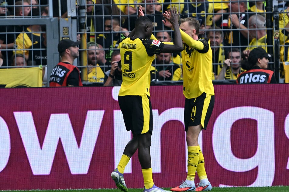 Serhou Guirassy lässt sich nach dem Führungstreffer feiern.