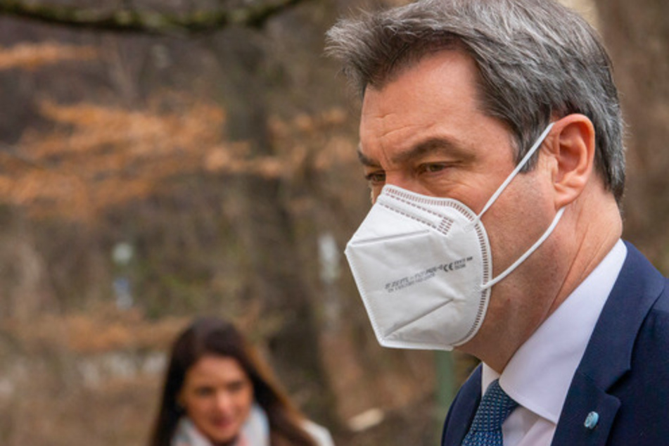 Markus Söder (54, CSU), Ministerpräsident von Bayern, geht nach der Sitzung des bayerischen Kabinetts zu einer abschließenden Pressekonferenz.