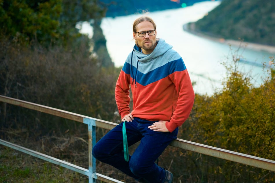 René (39) ist nach der schlimmen Erfahrung und jahrelanger Therapie ins Ausland gezogen, um neu anzufangen.