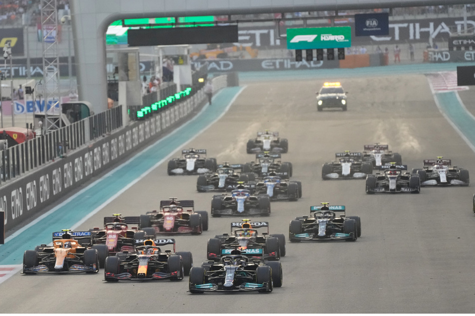 Schon der Start verlief beim Großen Preis von Abu Dhabi spannend und umkämpft.