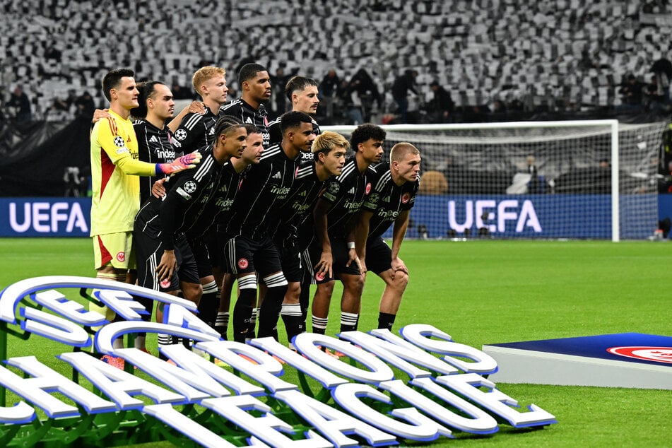 Auch der Einzug in die Champions League hat die Eintracht Geld gekostet. Die Einnahmen durch die Königsklasse finden sich dann aber erst in der Bilanz der aktuellen Saison wider.