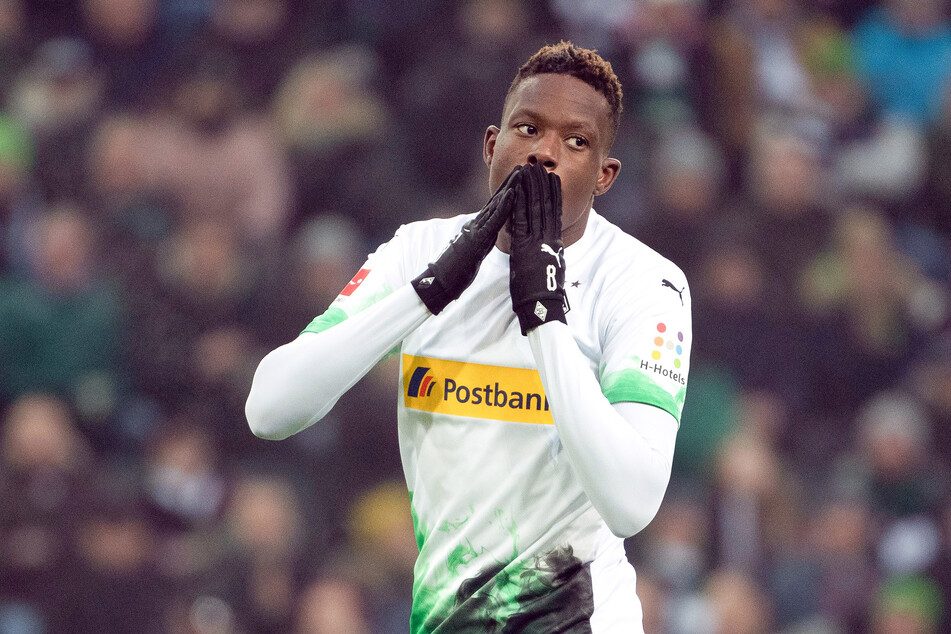 Heiß begehrt: Das Arbeitspapier von Denis Zakaria (24) endet 2022. Der BVB hat wohl auf Auge auf den "Nati"-Kicker geworfen.