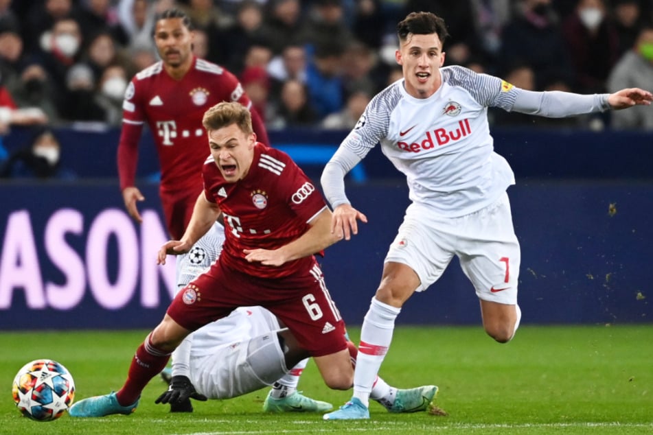 Mittelfeldspieler Nicolás Capaldo (26, r.) von RB Salzburg soll das Interesse des HSV geweckt haben. Der Deal könnte schon zeitnah über die Bühne gehen. (Archivfoto)