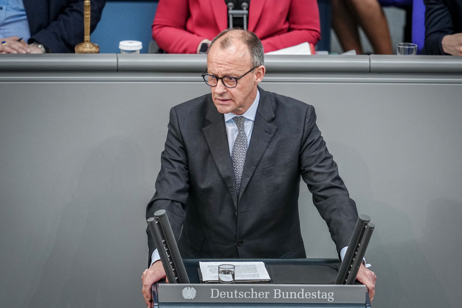 Friedrich Merz (68, CDU) ist von der Blockadehaltung der Grünen bei der Bezahlkarte für Asylbewerber nicht begeistert.