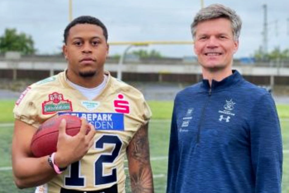 Coach Ulrich Däuber (r.) war mit dem Debüt von Runningback Devwah Whaley sehr zufrieden.