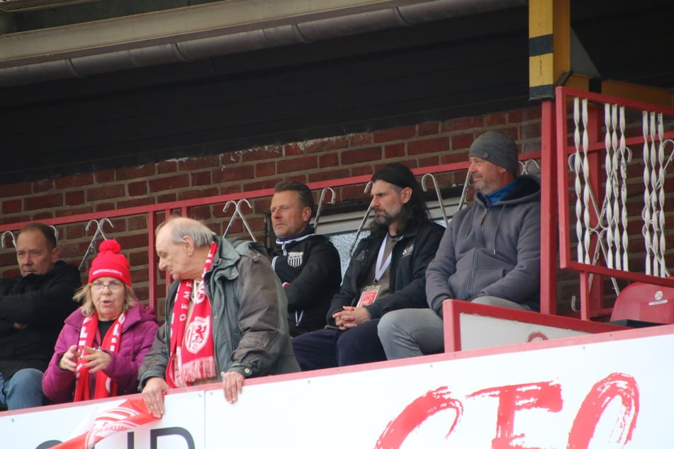 Simulation für den Sachsenpokal: Da Cheftrainer Rico Schmitt im Halbfinale gegen Stahl Riesa gesperrt sein wird, probte der FSV dieses Szenario bereits schon einmal beim 2:1 in Greifswald.