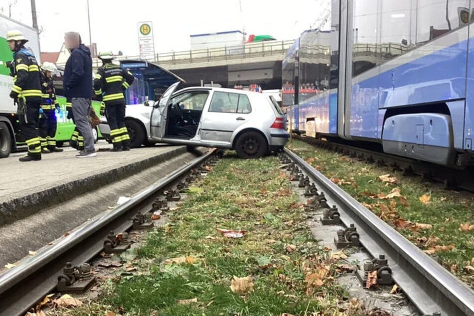 Das Bild zeigt die Unfallstelle bei dem Crash im November 2025.