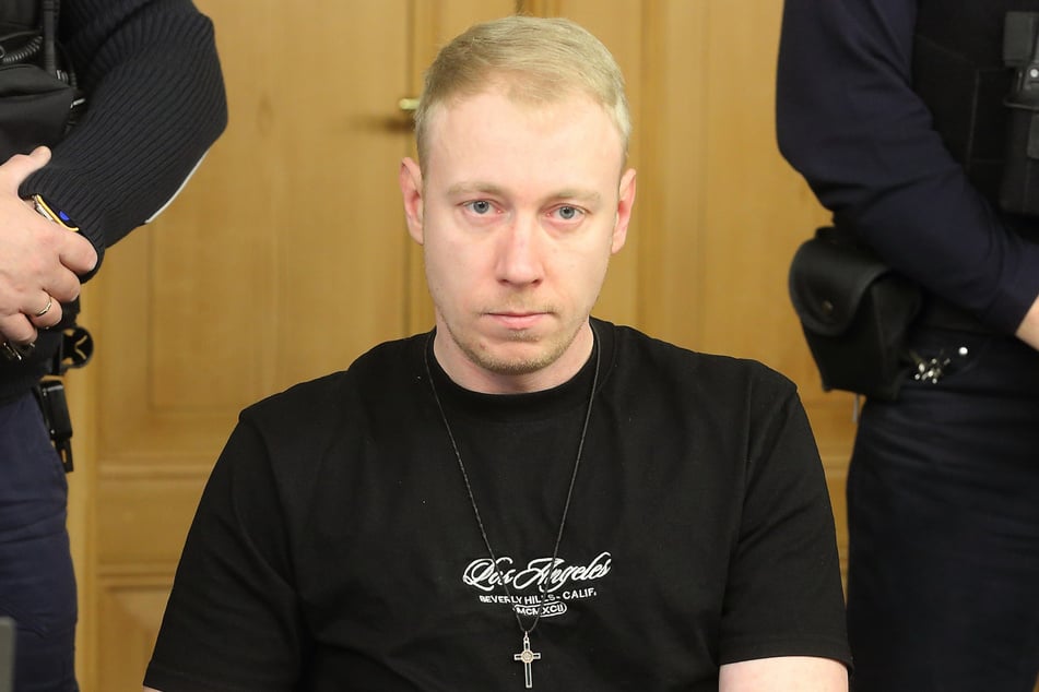 Seit März sitzt Tony B. (32) lebenslänglich wegen Mordes ein. Er rammte seinem Cousin ein Messer in den Schädel.