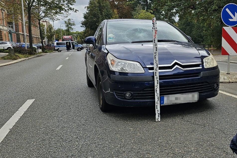 Zwickau: Fußgängerin wird von Citroën erfasst und schwer verletzt