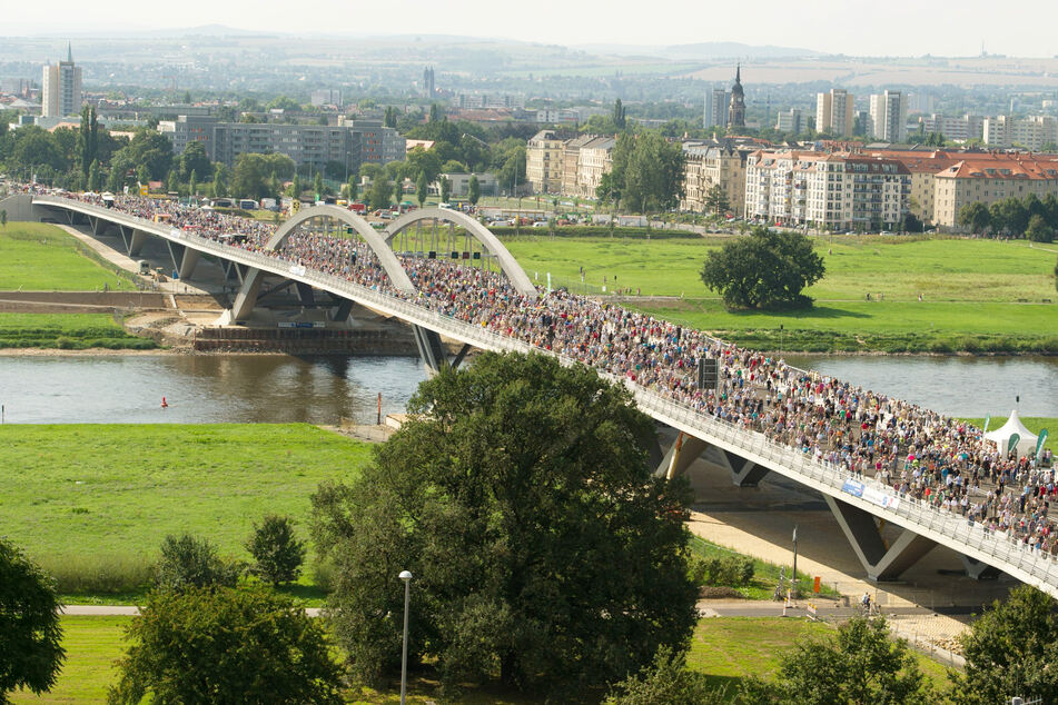 Vor zehn Jahren feierten die Dresdner zur Eröffnung der Waldschlösschenbrücke ein Fest.