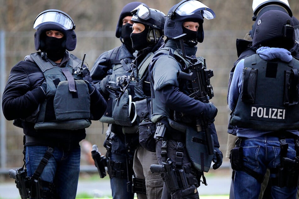 Spezialkräften der Polizei nahmen einen Mann in Nürnberg fest. (Symbolbild)