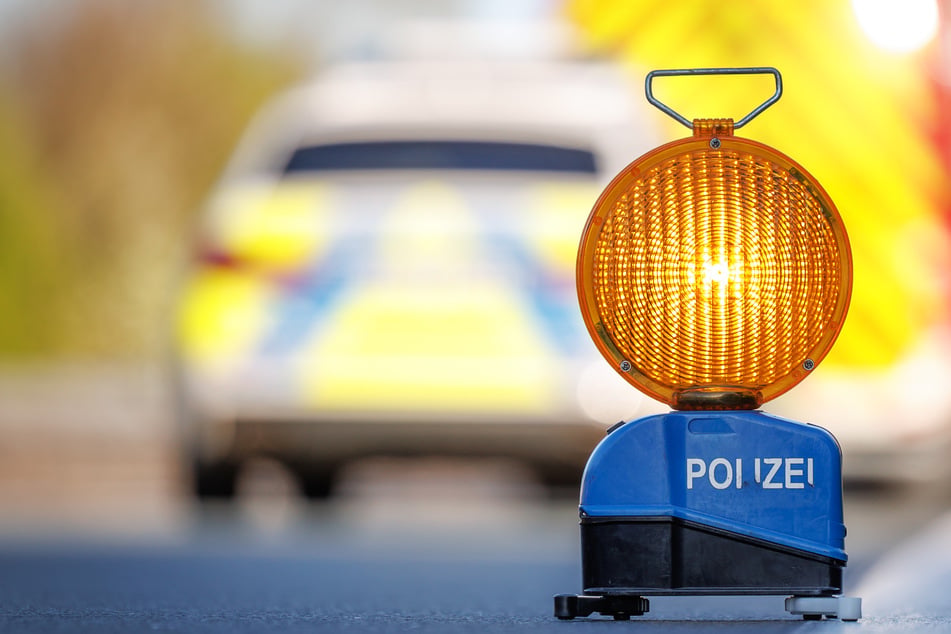 Für die Unfallaufnahme hat die Polizei die A44 bei Aachen-Brand gesperrt. (Symbolfoto)