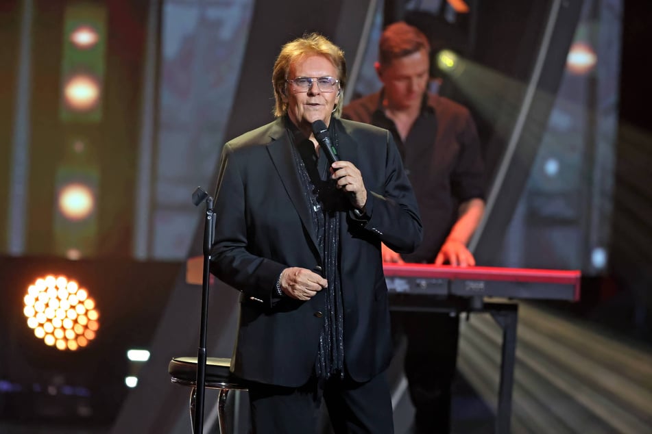 Zum ersten Mal wird Schlagerlegende Howard Carpendale (80) im Advent in einem Stadion singen.