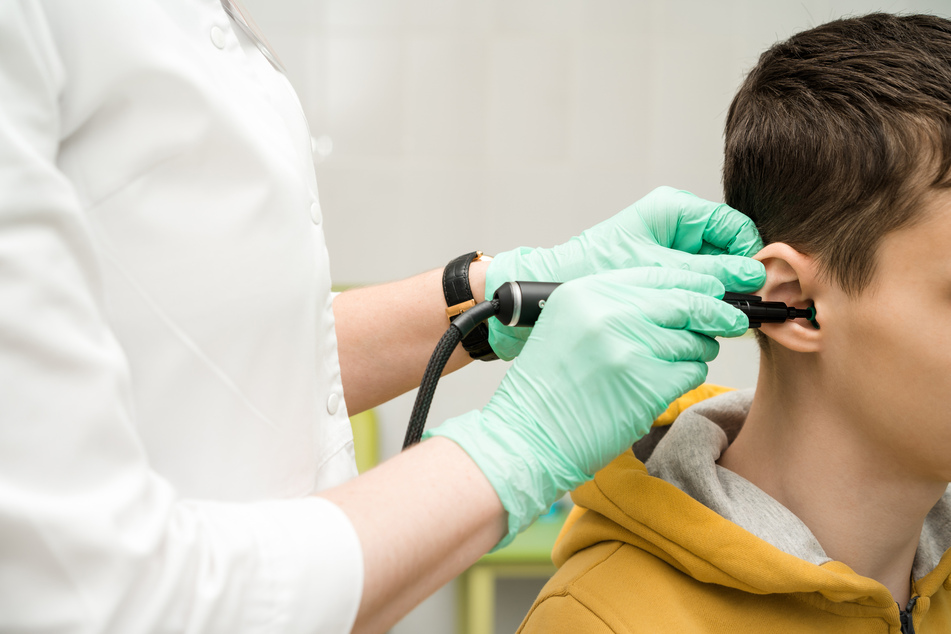In die Praxis des Vertrauens muss man bei einer Sinusitis nicht sofort gehen. (Symbolbild)
