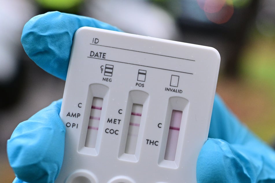 Ein bei dem 33-Jährigen durchgeführter Drogenschnelltest schlug positiv an. (Symbolbild)