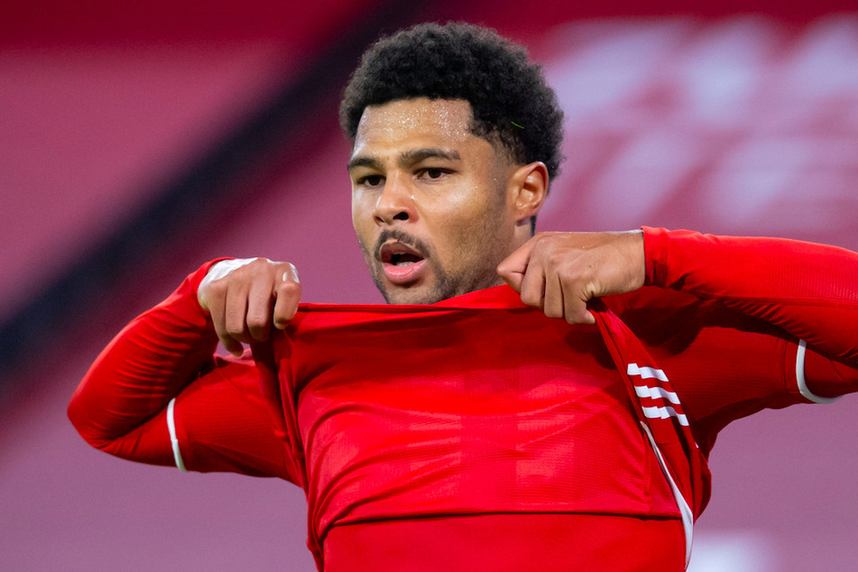 Der deutsche Fußball-Nationalspieler Serge Gnabry (25) vom FC Bayern ist positiv auf das Coronavirus getestet worden.