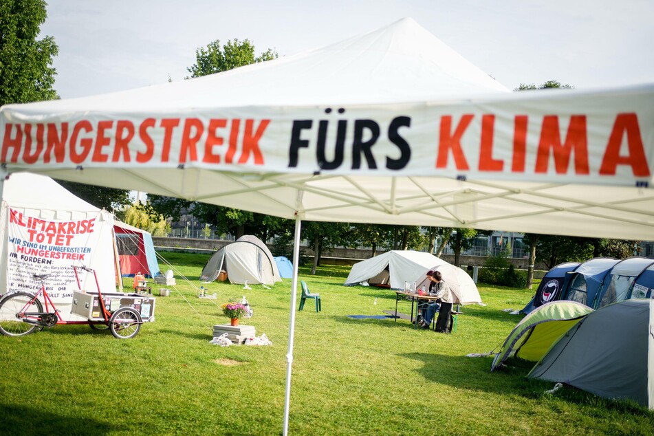 Der Streik vor dem Reichstag soll wegen des Hunger-Stopps keinesfalls ganz beendet werden.