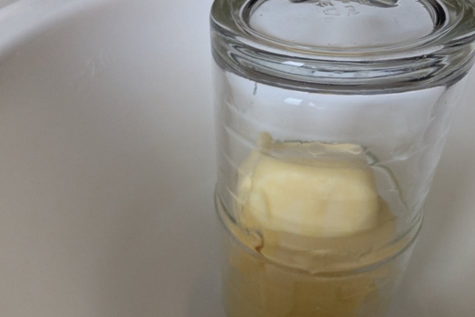 Mit einem erwärmten Glas wird Butter schnell weich.