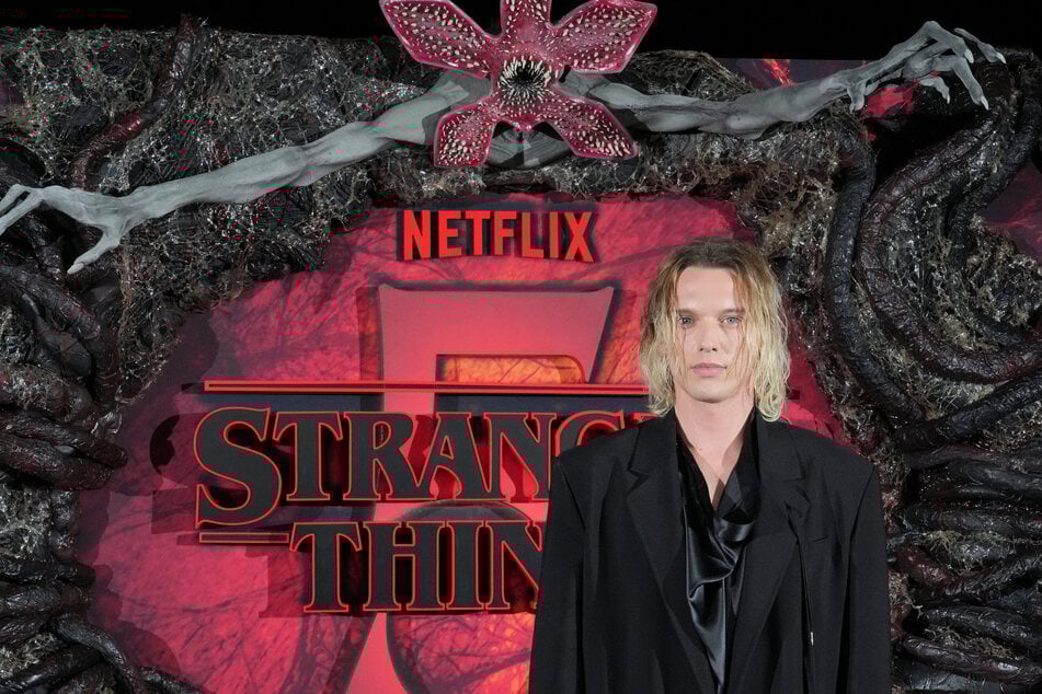 Unter dem schaurigen Vecna-Kostüm steckt Schauspieler Jamie Campbell Bower (37).