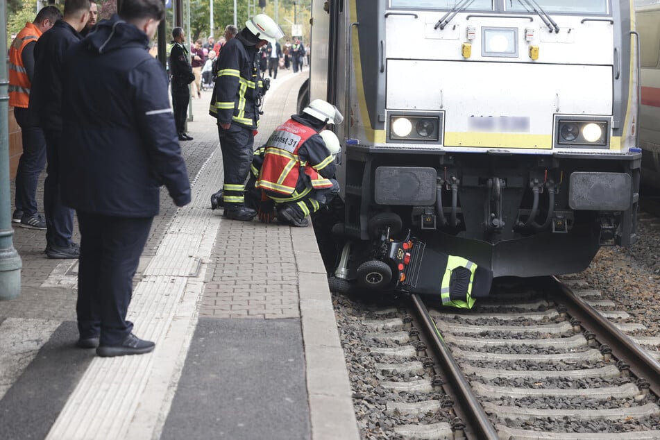 Am Dienstag ist ein Rollstuhlfahrer ins Gleisbett am Bahnhof Hamburg-Harburg gestürzt.
