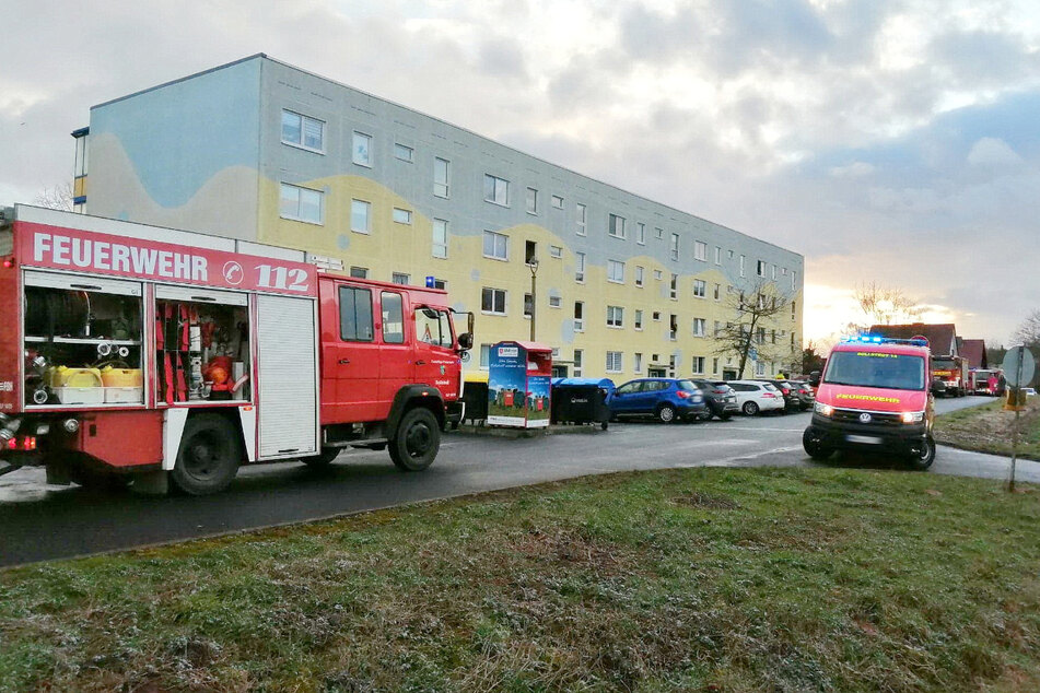 Keine Verletzten, aber mehrere Tausend Euro Schaden nach Feuer in Wohnblock
