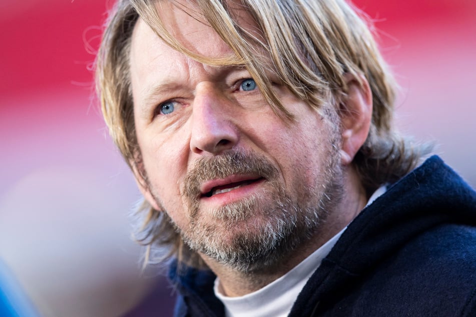 VfB Stuttgarts Sportdirektor Sven Mislintat (49) kann sich jetzt doch noch eine Neuverpflichtung vorstellen.